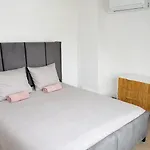 Charmante Maison Avec Jardin De 300 M2 Proche Vieille De Lejlighed