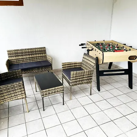 Charmante Maison Avec Jardin De 300 M2 Proche Vieille De Lejlighed