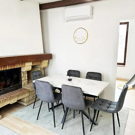 Charmante Maison Avec Jardin De 300 M2 Proche Vieille De