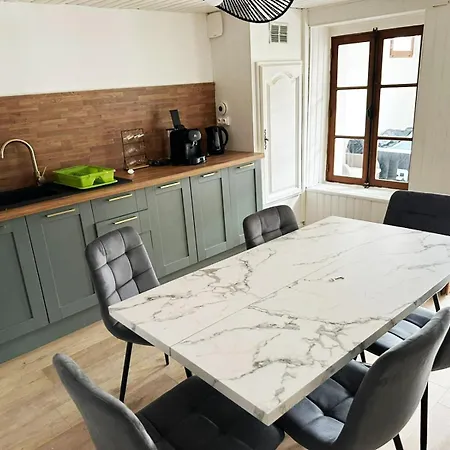 Charmante Maison Avec Jardin De 300 M2 Proche Vieille De *