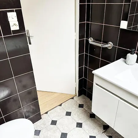 Charmante Maison Avec Jardin De 300 M2 Proche Vieille De