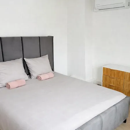 Charmante Maison Avec Jardin De 300 M2 Proche Vieille De 아파트