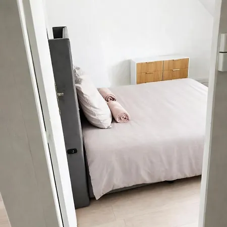 Charmante Maison Avec Jardin De 300 M2 Proche Vieille De *