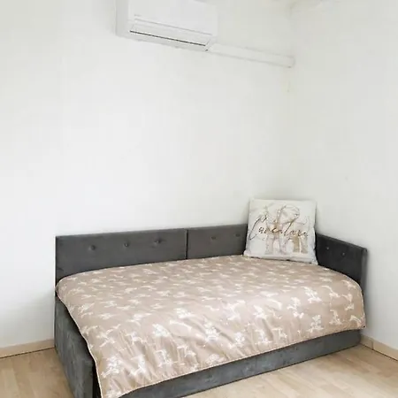 Charmante Maison Avec Jardin De 300 M2 Proche Vieille De 아파트 *