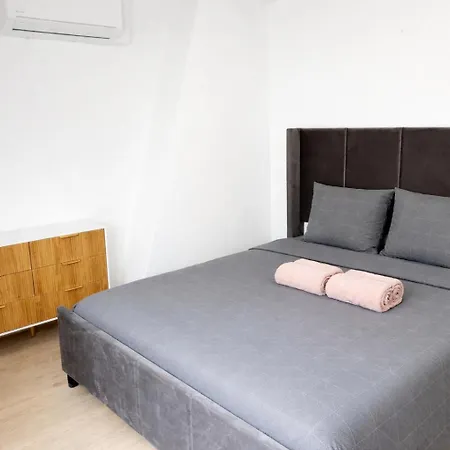 Charmante Maison Avec Jardin De 300 M2 Proche Vieille De 아파트